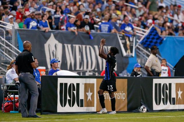 Colorado Springs Switchbacks FC salute the home crowd