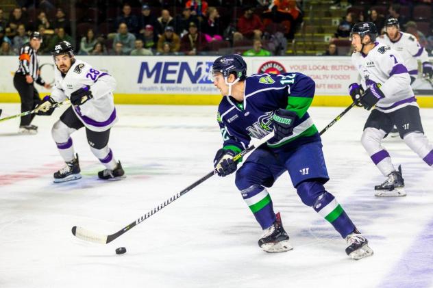 Ted Hart of the Maine Mariners vs. the Reading Royals