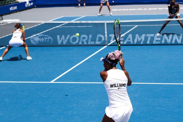 Venus Williams (right) and Arina Rodionova of the Washington Kastles