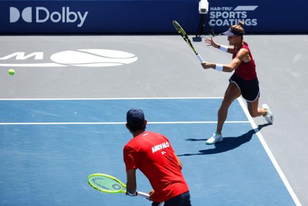 The Washington Kastles battles in mixed doubles
