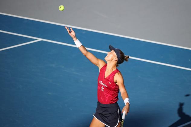 Bernarda Pera serving for the Washington Kastles