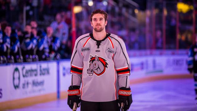 Kansas City Mavericks defenseman Derek Pratt