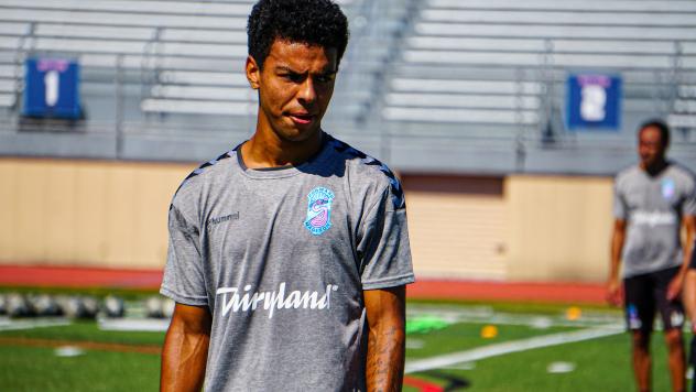 Noah Fuson in training with Forward Madison FC