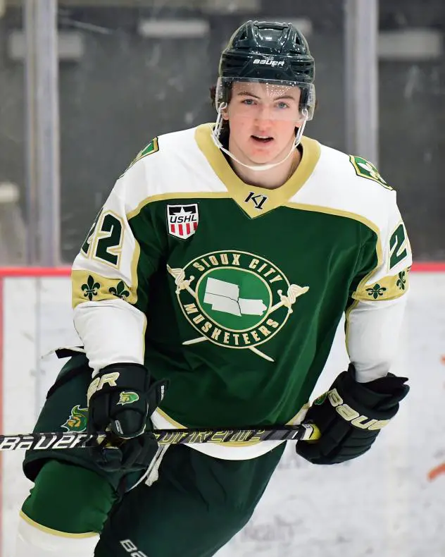Ryan Taylor with the Sioux City Musketeers