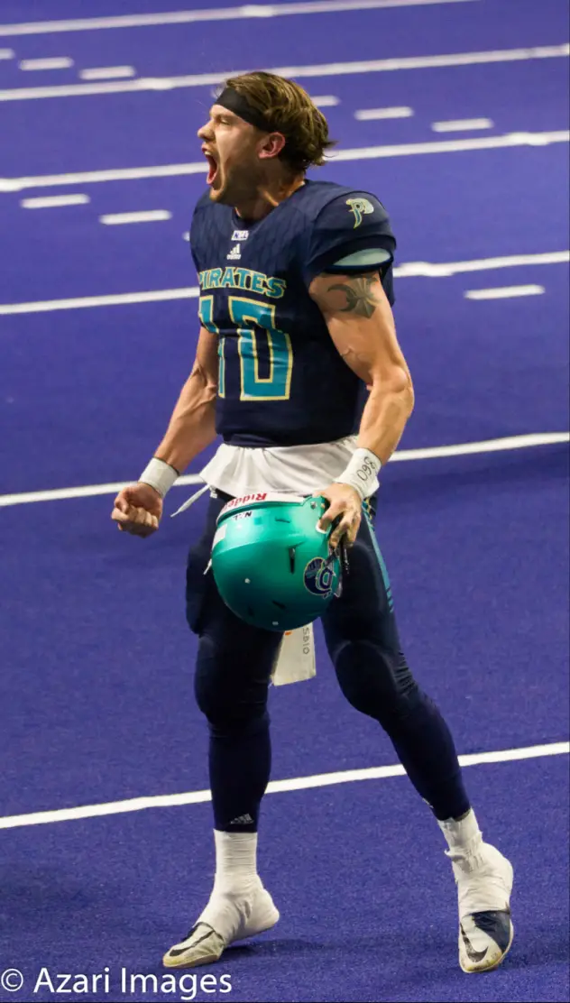 Massachusetts Pirates quarterback Sean Brackett
