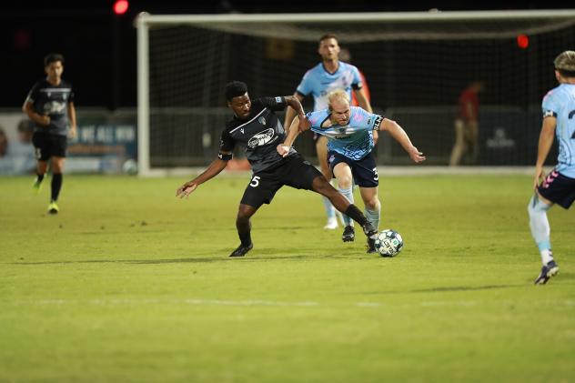 Forward Madison FC battles at FC Tucson