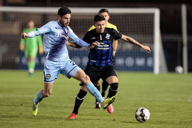 Colorado Springs Switchbacks FC battle El Paso Locomotive FC