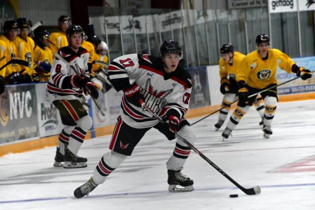 Nathan Mann of the Aberdeen Wings vs. the Austin Bruins