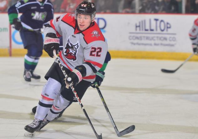 Forward Ara Nazarian with the Adirondack Thunder