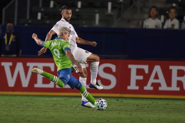 Raul Ruidiaz of Seattle Sounders FC vs. the LA Galaxy