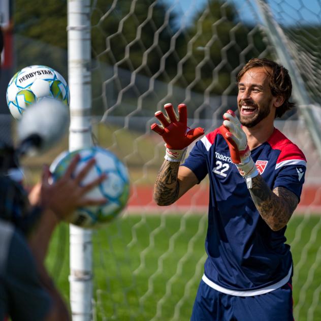 Goalkeeper Niko Giantsopoulos with Cavalry FC