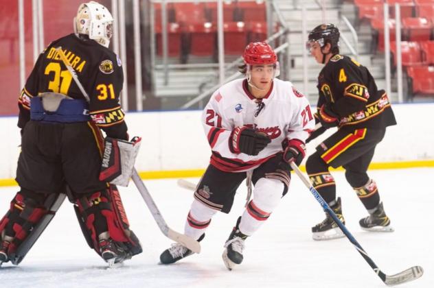 Jake LaRusso of the New Jersey Titans vs. the Maryland Black Bears