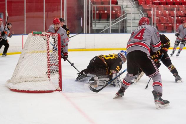 New Jersey Titans battle the Maryland Black Bears