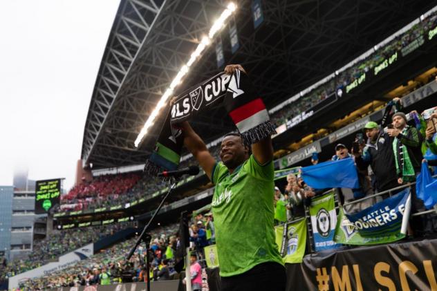 Ken Griffey Jr. supports Seattle Sounders FC