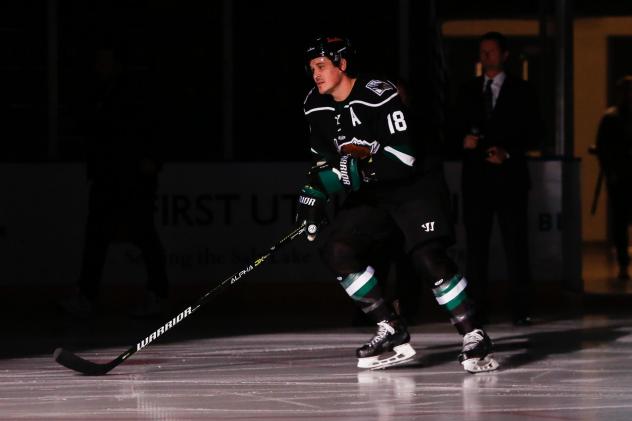 Utah Grizzlies defenseman Teigan Zahn