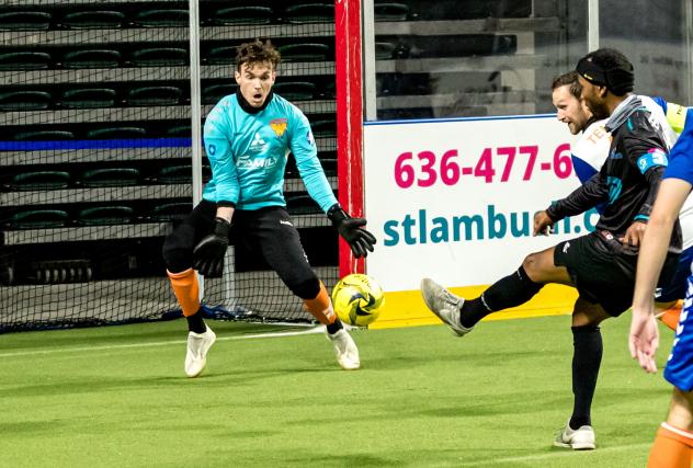 St. Louis Ambush battle the Wichita Wings