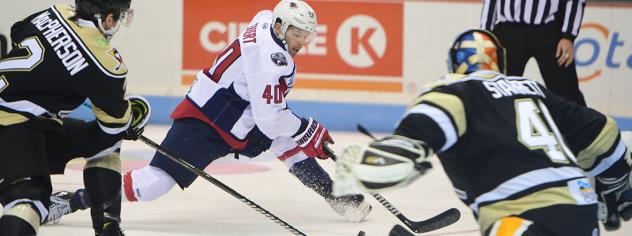 South Carolina Stingrays forward Caleb Herbert vs. the Wheeling Nailers