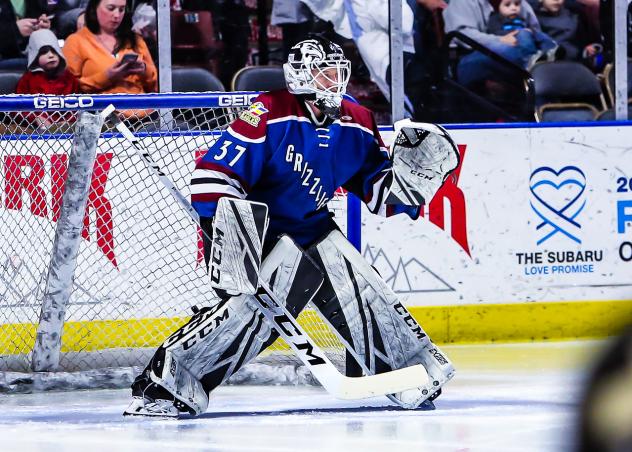 Utah Grizzlies goaltender Kevin Carr