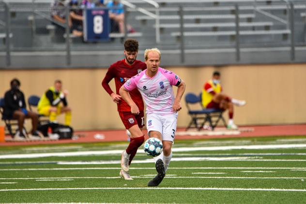 Forward Madison FC defensive midfielder Eric Leonard