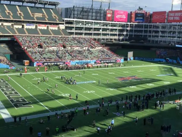 The Dallas Renegades battle the New York Guardians in an XFL game