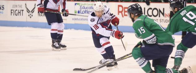 South Carolina Stingrays forward Max Novak shoots vs. the Florida Everblades