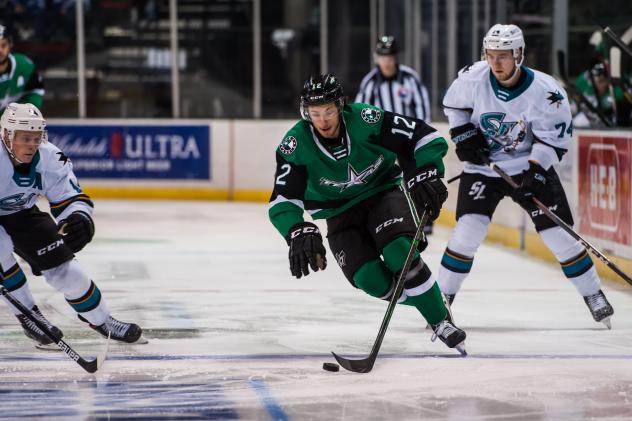 Texas Stars center Riley Damiani vs. the San Jose Barracuda