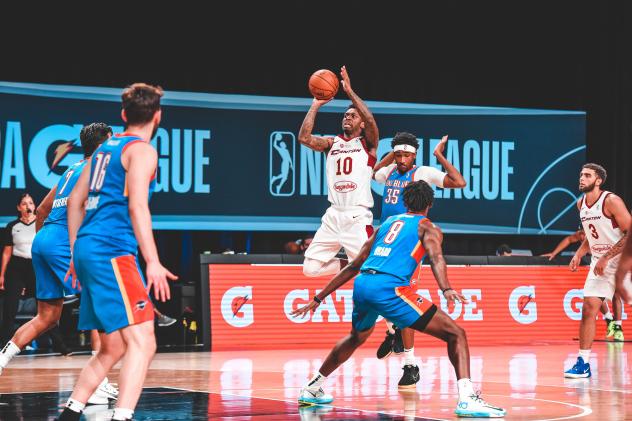 Canton Charge guard Sheldon Mac (10) vs. takes a shot vs. the Oklahoma City Blue