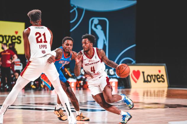 Canton Charge guard Antonio Blakeney drives vs. the Oklahoma City Blue