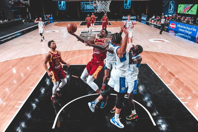 Canton Charge guard Sheldon Mac drives inside vs. the Lakeland Magic