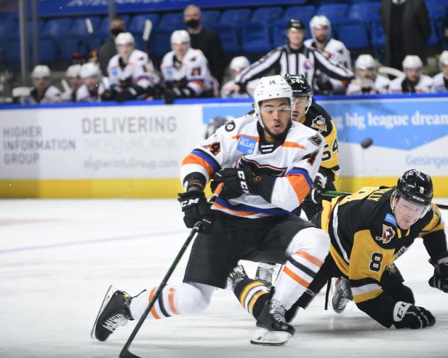 Lehigh Valley Phantoms forward Zayde Wisdom vs. the Wilkes-Barre/Scranton Penguins