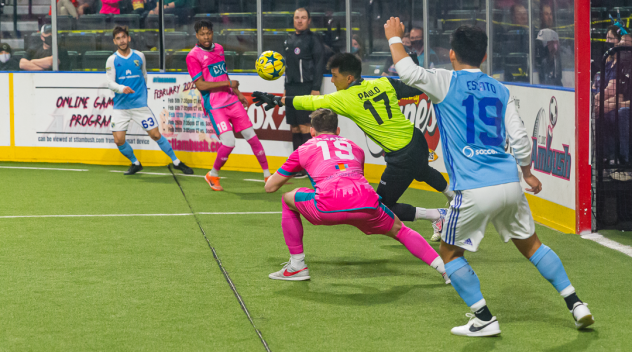 St. Louis Ambush goalkeeper Paulo vs. the San Diego Sockers