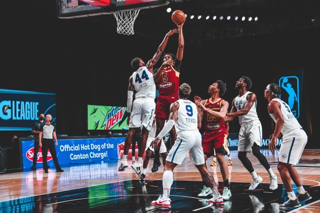 Canton Charge center Marques Bolden in the paint vs. the Delaware Blue Coats