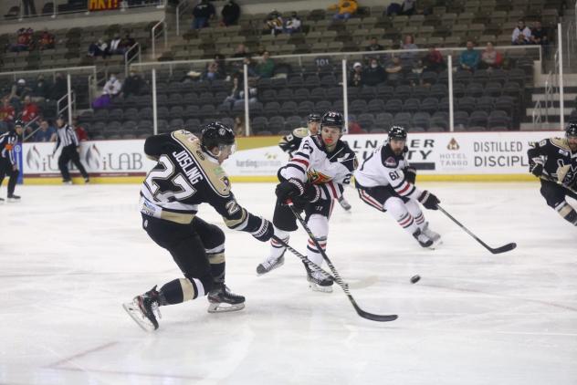 Wheeling Nailers forward Sean Josling vs. the Indy Fuel