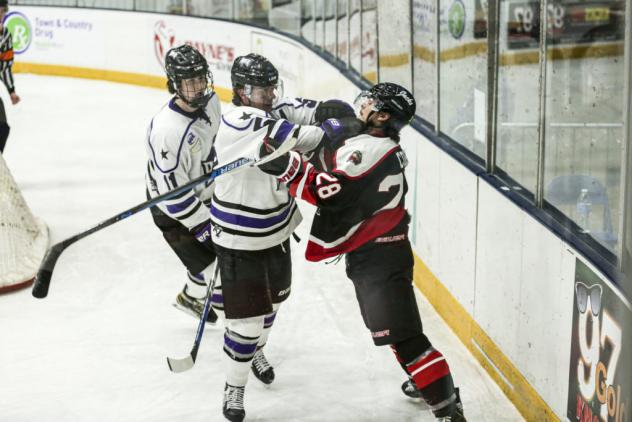 Odessa Jackalopes fight the Lone Star Brahmas