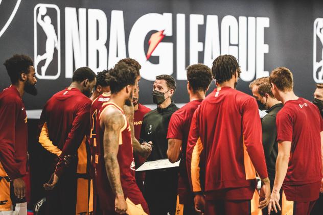 Canton Charge huddle up