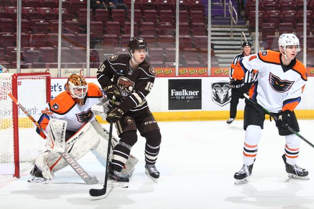 Lehigh Valley Phantoms goaltender Felix Sandstrom vs. the Hershey Bears