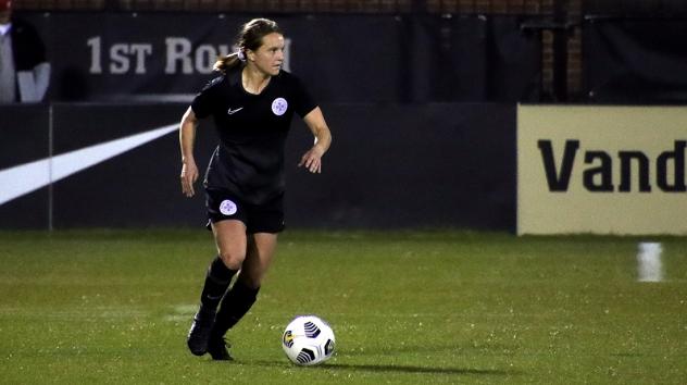 Racing Louisville FC midfielder Lauren Milliet