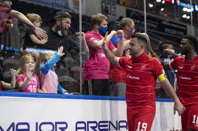 Kansas City Comets celebrate with their fans