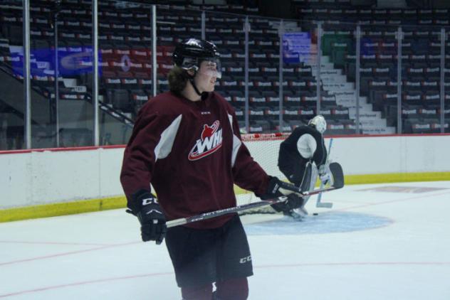 Winnipeg ICE centreman Conor Geekie