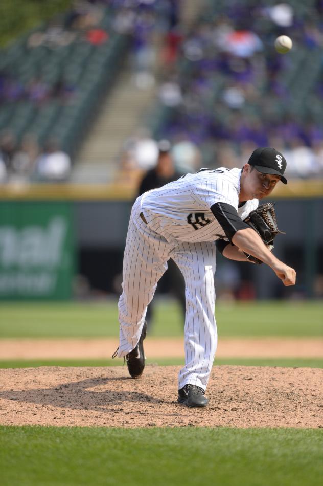 Jake Petricka pitching for the Chicago White Sox