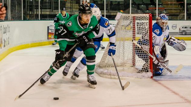 Texas Stars center Josh Melnick vs. the Colorado Eagles