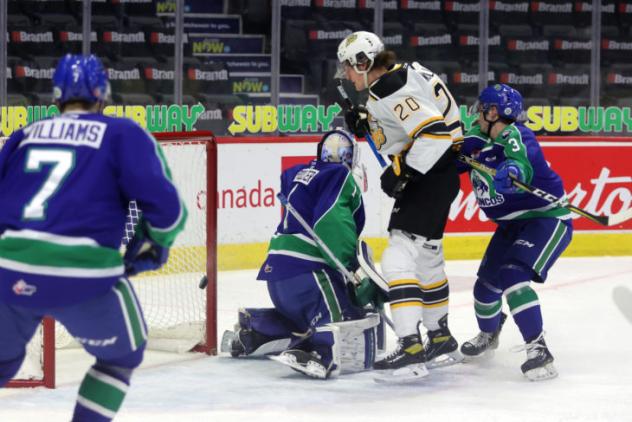 Brandon Wheat Kings right wing Lynden McCallum scores against the Swift Current Broncos