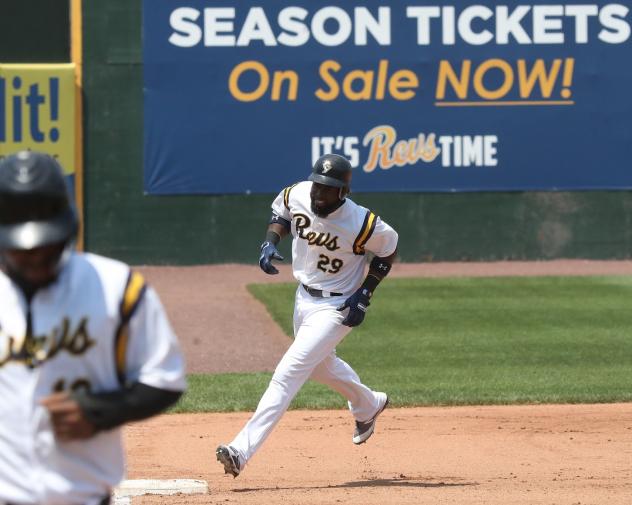 York Revolution outfielder Melky Mesa rounds the bases