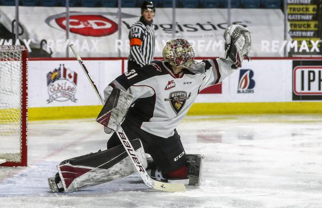 Vancouver Giants goaltender Trent Miner vs. the Kelowna Rockets