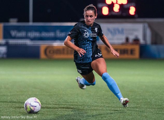 Sky Blue FC forward Evelyne Viens