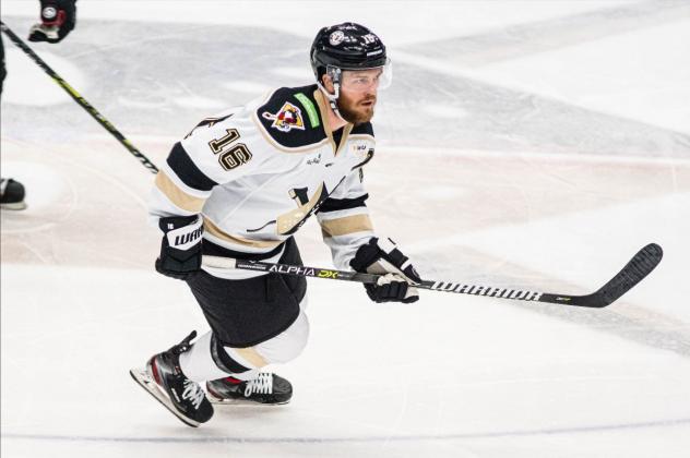 Wheeling Nailers forward Cody Sylvester