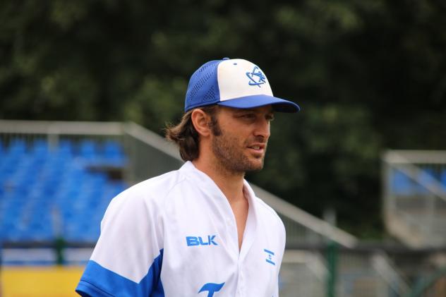 Team Israel shortstop Zach Penprase