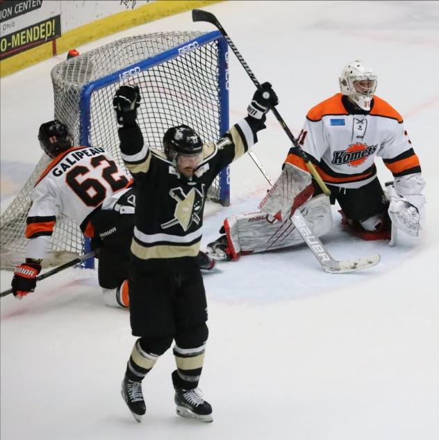 Wheeling Nailers celebrate a goal against the Fort Wayne Komets