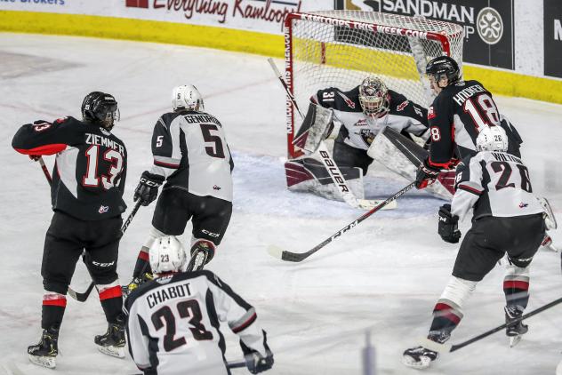 Vancouver Giants goaltender Trent Miner vs. the Prince George Cougars
