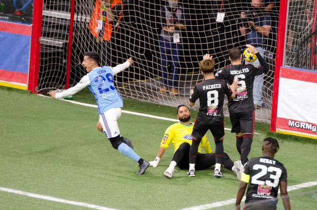 Cesar Cerda scores the game-winning goal for the San Diego Sockers vs. the Ontario Fury in the Ron Newman Cup Finals mini-game